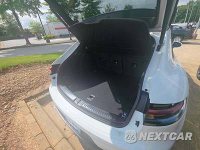 2020 Porsche Macan - zdjęcie 14 z 24 - miniatura