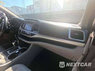 2016 Toyota Highlander XLE - zdjęcie 20 z 31 - miniatura