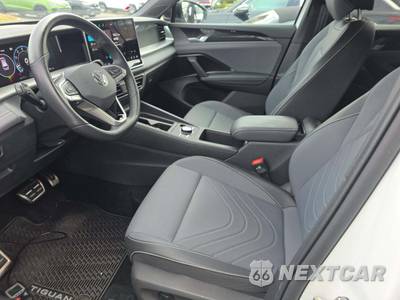 2025 Volkswagen Tiguan SE R-Line Black - zdjęcie 6 z 24 - miniatura