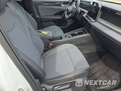 2025 Volkswagen Tiguan SE R-Line Black - zdjęcie 18 z 24 - miniatura