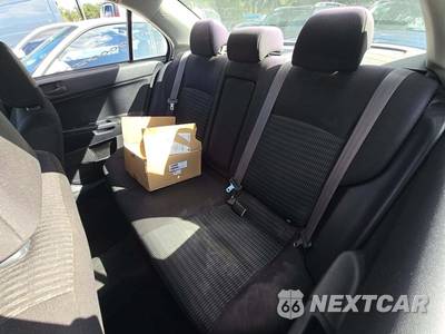 2013 Mitsubishi Lancer ES Sedan - zdjęcie 13 z 27 - miniatura