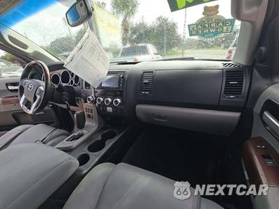 2014 Toyota Sequoia Platinum - zdjęcie 17 z 23 - miniatura