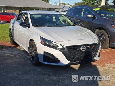 2023 Nissan Altima SR - zdjęcie 4 z 22 - miniatura