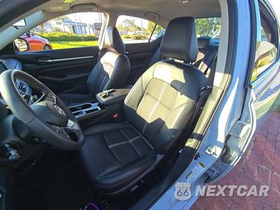 2023 Nissan Altima SR - zdjęcie 6 z 22 - miniatura