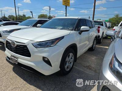 2020 Toyota Highlander LE - zdjęcie 1 z 21 - miniatura