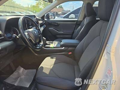 2020 Toyota Highlander LE - zdjęcie 6 z 21 - miniatura