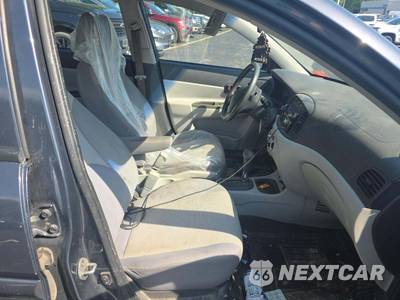 2010 Hyundai Accent GLS Sedan - zdjęcie 14 z 27 - miniatura