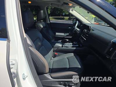 2024 Nissan Pathfinder SL - zdjęcie 16 z 18 - miniatura