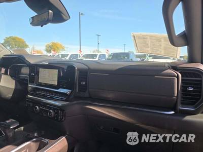 2024 Chevrolet Silverado 1500 LTZ Crew Cab Short Bed 1LZ - zdjęcie 19 z 22 - miniatura