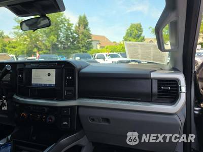 2024 Ford Super Duty F-350 XLT Crew Cab Medium Bed - zdjęcie 19 z 22 - miniatura