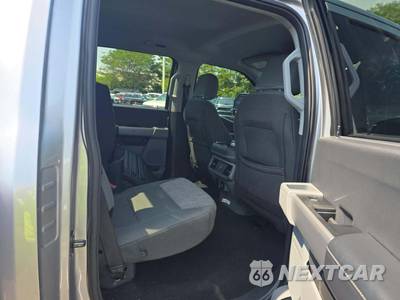 2024 Ford Super Duty F-350 XLT Crew Cab Medium Bed - zdjęcie 16 z 22 - miniatura