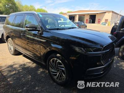 2026 Lincoln Navigator Reserve - zdjęcie 4 z 22 - miniatura