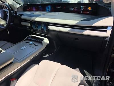 2026 Lincoln Navigator Reserve - zdjęcie 20 z 22 - miniatura