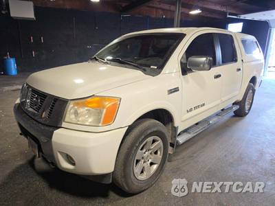 2015 Nissan TITAN SV Crew Cab Short Bed