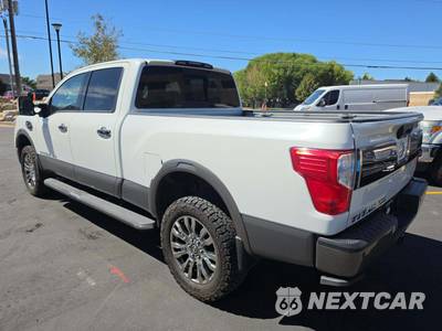 2017 Nissan TITAN XD Platinum Reserve Crew Cab Medium Bed - zdjęcie 2 z 30 - miniatura