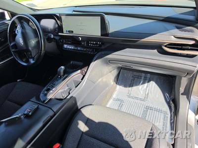 2023 Toyota Crown XLE - zdjęcie 19 z 24 - miniatura