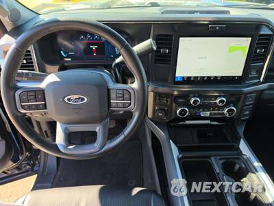 2025 Ford Super Duty F-250 Lariat Crew Cab Medium Bed - zdjęcie 10 z 21 - miniatura
