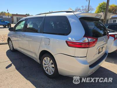 2017 Toyota Sienna XLE 7-Passenger 119.3" WB - zdjęcie 2 z 28 - miniatura