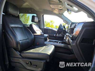 2025 Ford Super Duty F-250 Lariat Crew Cab Medium Bed - zdjęcie 18 z 21 - miniatura