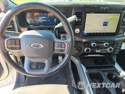 2025 Ford Super Duty F-250 Lariat Crew Cab Medium Bed - zdjęcie 10 z 21 - miniatura
