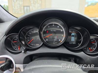 2013 Porsche Cayenne Turbo - zdjęcie 9 z 28 - miniatura