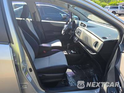 2012 Toyota Yaris LE Hatchback - zdjęcie 18 z 25 - miniatura