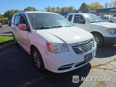 2014 Chrysler Town & Country Touring L 121.2" WB - zdjęcie 4 z 26 - miniatura