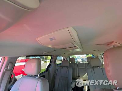 2014 Chrysler Town & Country Touring L 121.2" WB - zdjęcie 11 z 26 - miniatura