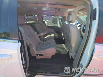 2014 Chrysler Town & Country Touring L 121.2" WB - zdjęcie 17 z 26 - miniatura
