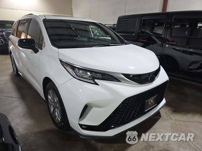 2022 Toyota Sienna XSE 7-Passenger 120.5" WB - zdjęcie 4 z 22 - miniatura