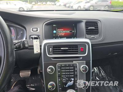 2016 Volvo V60 T6 R-Design Platinum - zdjęcie 10 z 21 - miniatura
