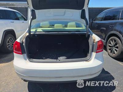 2014 Volkswagen Passat TDI SE w/Sunroof & Navigation - zdjęcie 14 z 25 - miniatura