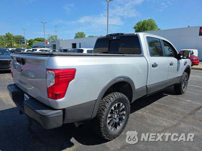 2018 Nissan TITAN XD PRO-4X Crew Cab Medium Bed - zdjęcie 3 z 22 - miniatura