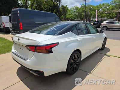 2021 Nissan Altima SR - zdjęcie 3 z 20 - miniatura