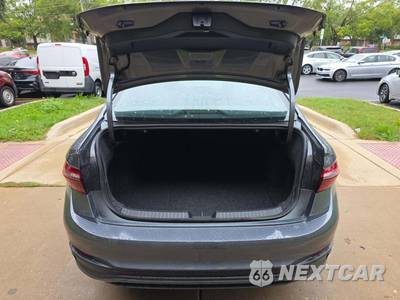 2025 Volkswagen Jetta SE - zdjęcie 14 z 21 - miniatura