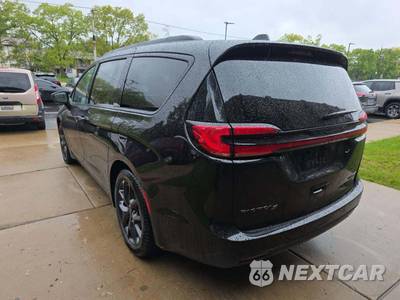 2027 Chrysler Pacifica Limited 121.6" WB - zdjęcie 2 z 24 - miniatura