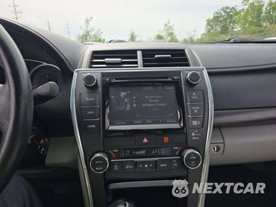 2015 Toyota Camry XLE - zdjęcie 10 z 23 - miniatura