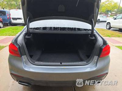 2020 BMW 5 Series Sedan M550i xDrive - zdjęcie 14 z 23 - miniatura