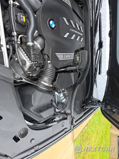 2020 BMW 5 Series Sedan M550i xDrive - zdjęcie 22 z 23 - miniatura