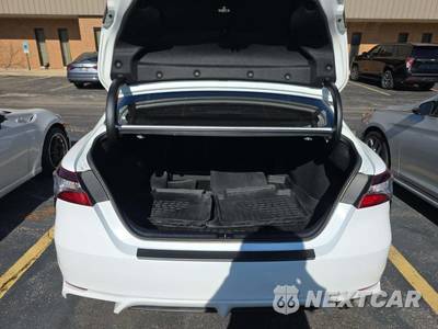 2022 Toyota Camry SE - zdjęcie 14 z 23 - miniatura