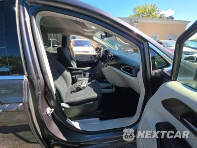 2018 Chrysler Pacifica Touring Plus 121.6" WB - zdjęcie 19 z 25 - miniatura