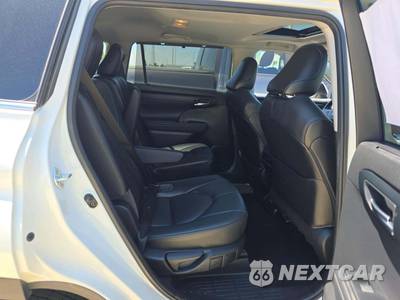2021 Toyota Highlander XLE - zdjęcie 17 z 22 - miniatura