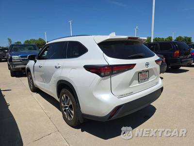 2021 Toyota Highlander XLE - zdjęcie 2 z 22 - miniatura