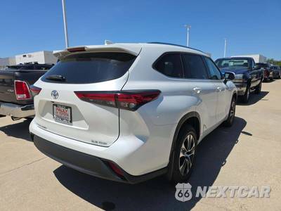 2021 Toyota Highlander XLE - zdjęcie 3 z 22 - miniatura
