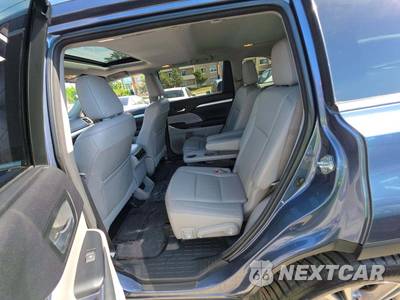 2015 Toyota Highlander XLE - zdjęcie 13 z 22 - miniatura