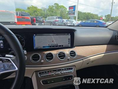 2022 Mercedes-Benz E 350 Sedan - zdjęcie 10 z 21 - miniatura