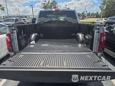 2025 Ford F-150 XLT Crew Cab Short Bed - zdjęcie 14 z 21 - miniatura