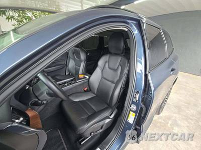 2024 Volvo XC60 B5 Plus Dark Theme - zdjęcie 3 z 26 - miniatura