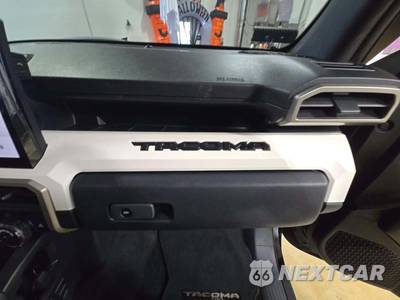 2024 Toyota Tacoma TRD Off-Road Crew Cab Medium Bed - zdjęcie 16 z 22 - miniatura