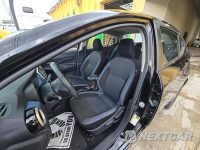 2025 Nissan Versa SV - zdjęcie 3 z 22 - miniatura